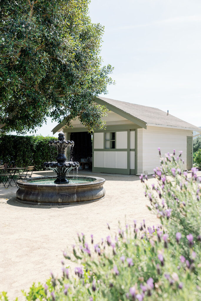 Exterior property of Swanner House wedding venue in San Juan Capistrano courtyard.